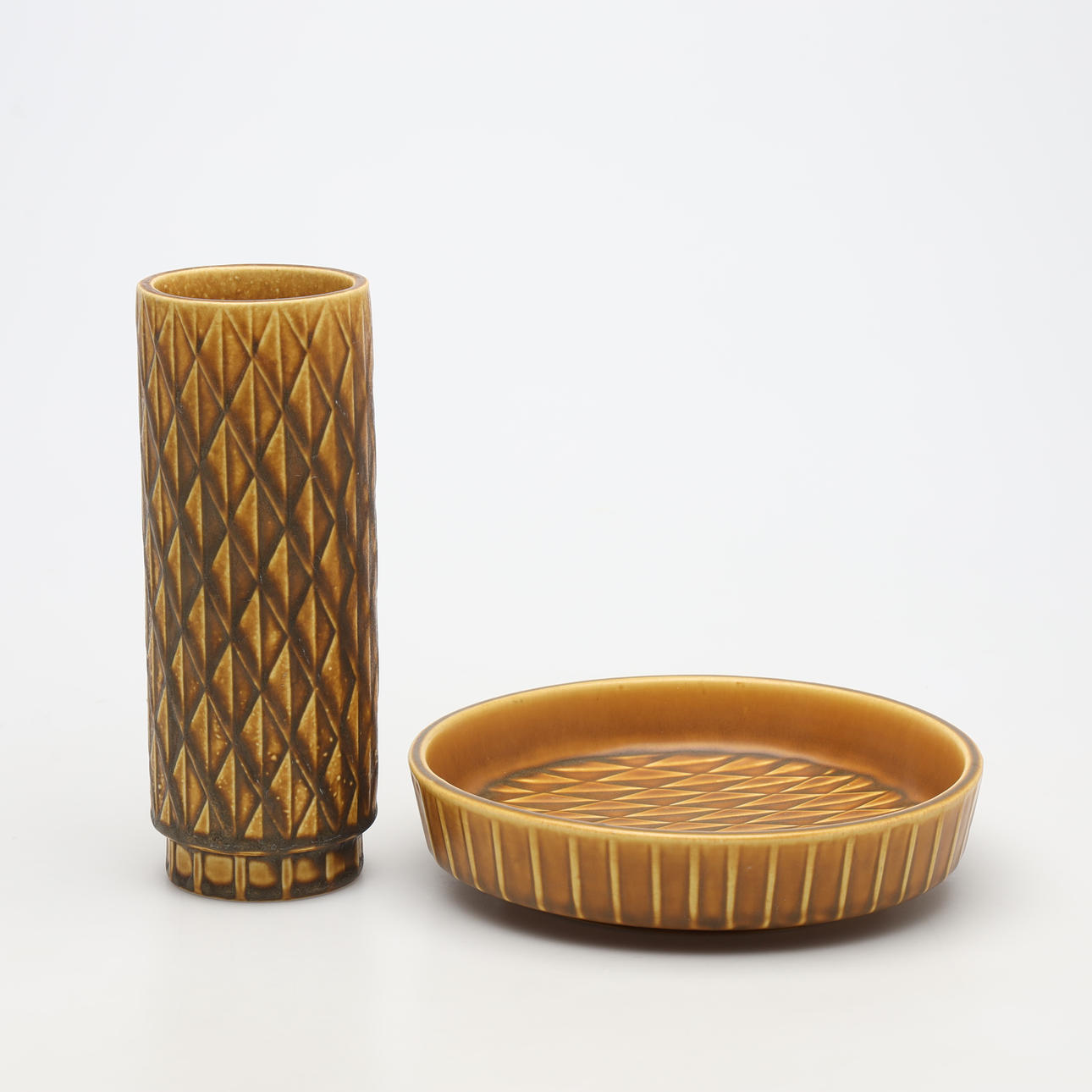 GUNNAR NYLUND. VASE and DISH, "Eterna", ceramic, Rörstrand.