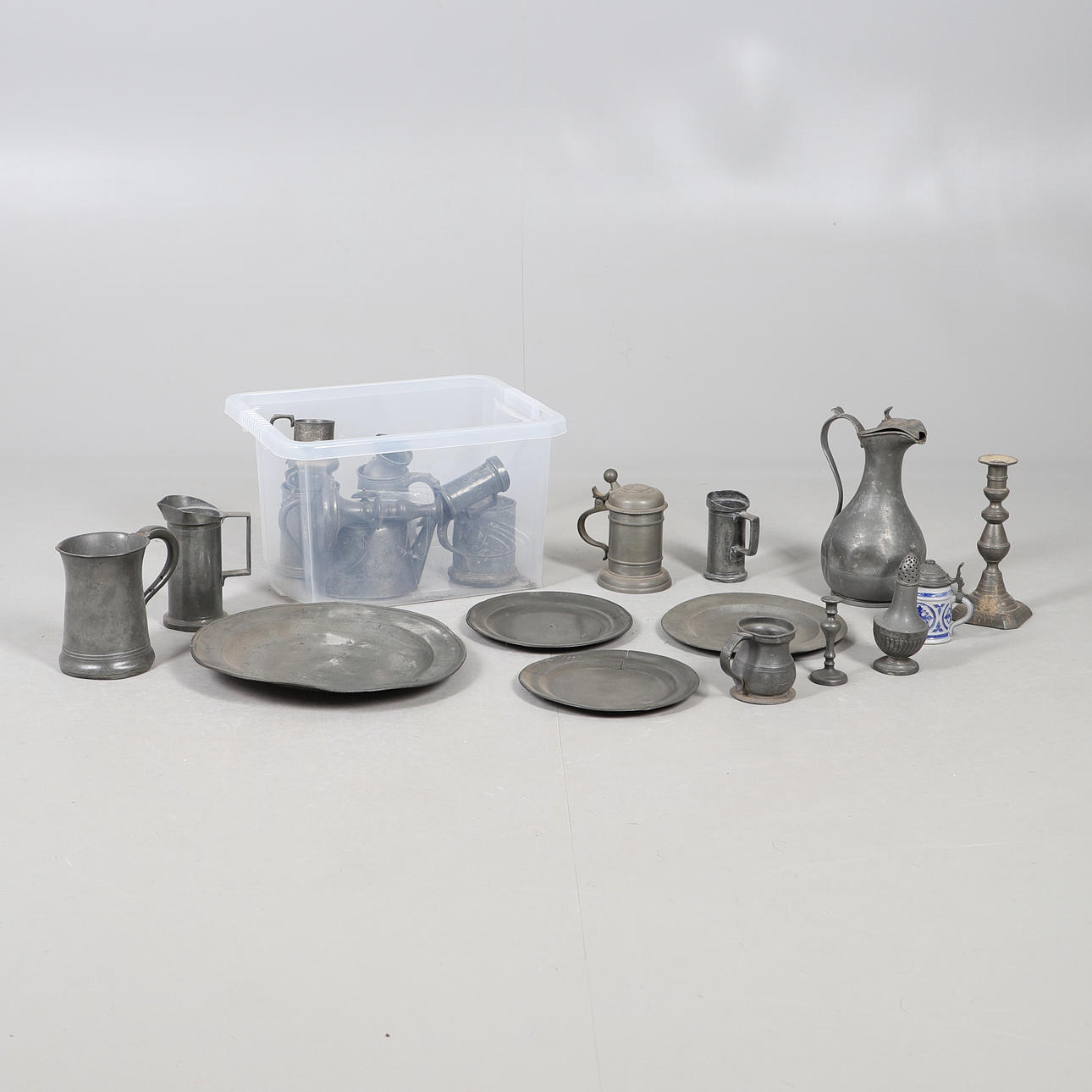 A COLLECTION OF ASSORTED PEWTER.