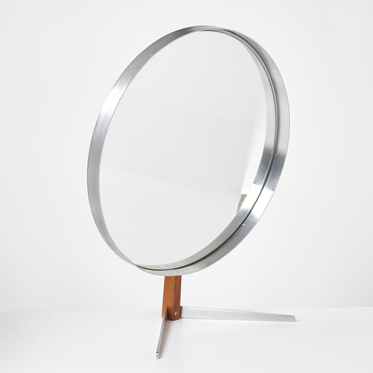 TABLE MIRROR, approx. 1960s, teak and metal.