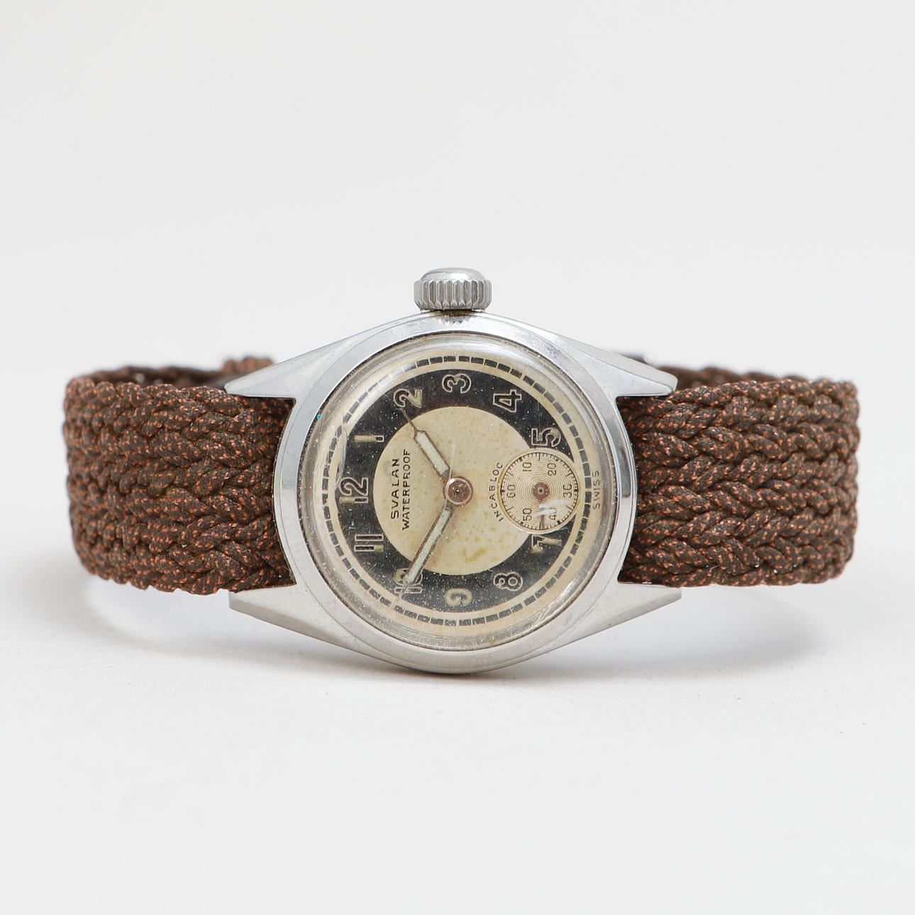 ARMBANDSUR, 2 st, Tissot och Svalan, samt SILVERSMCKEN, 5 st.