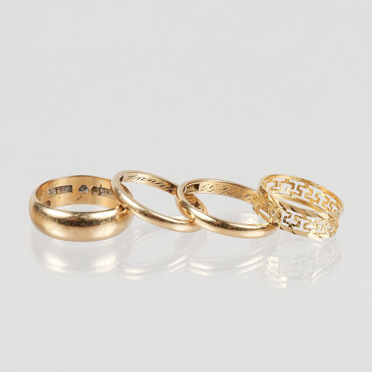 RINGAR 4 stycken 18k guld.