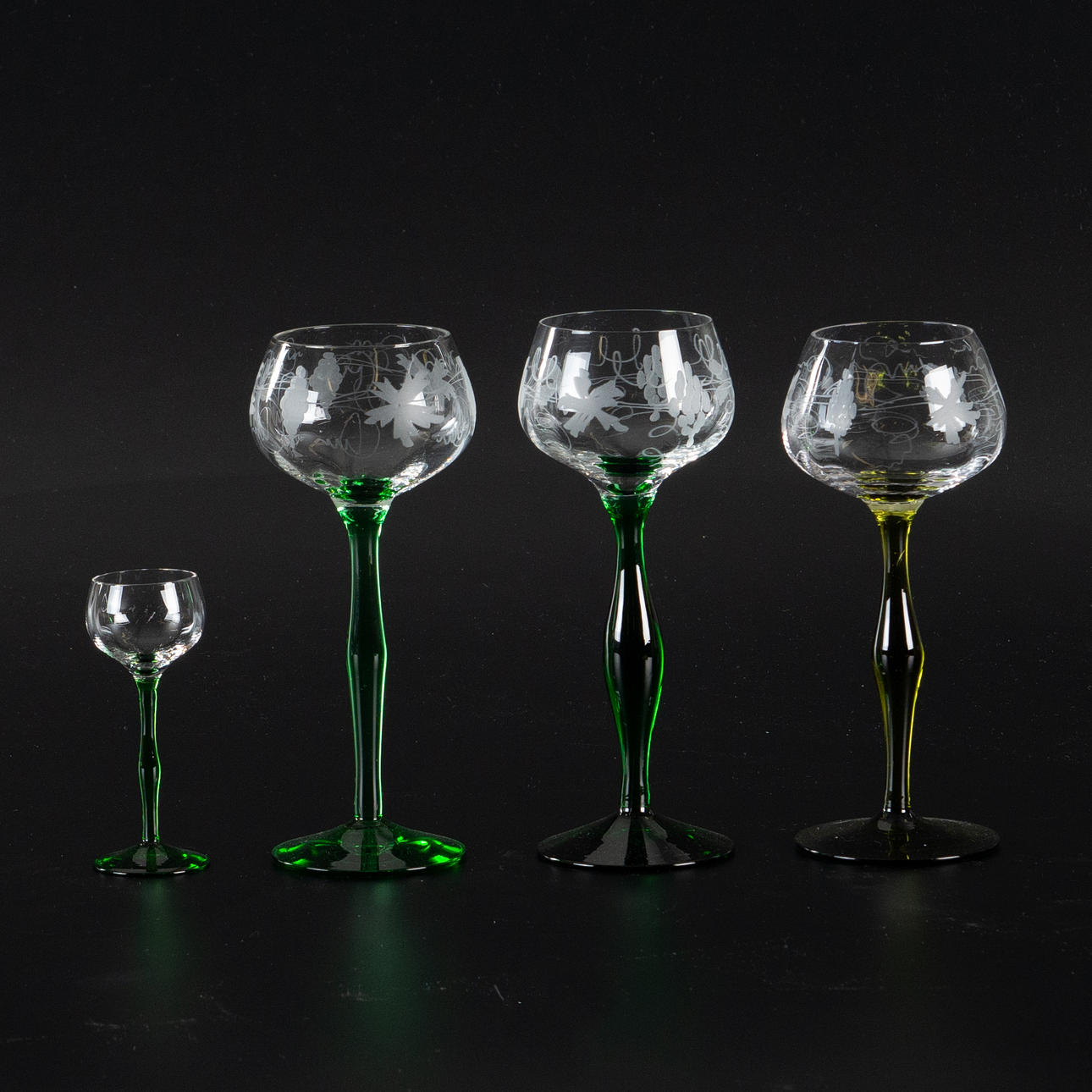 REMMARE . 15 +1 vinglas, 5 st snapsglas.