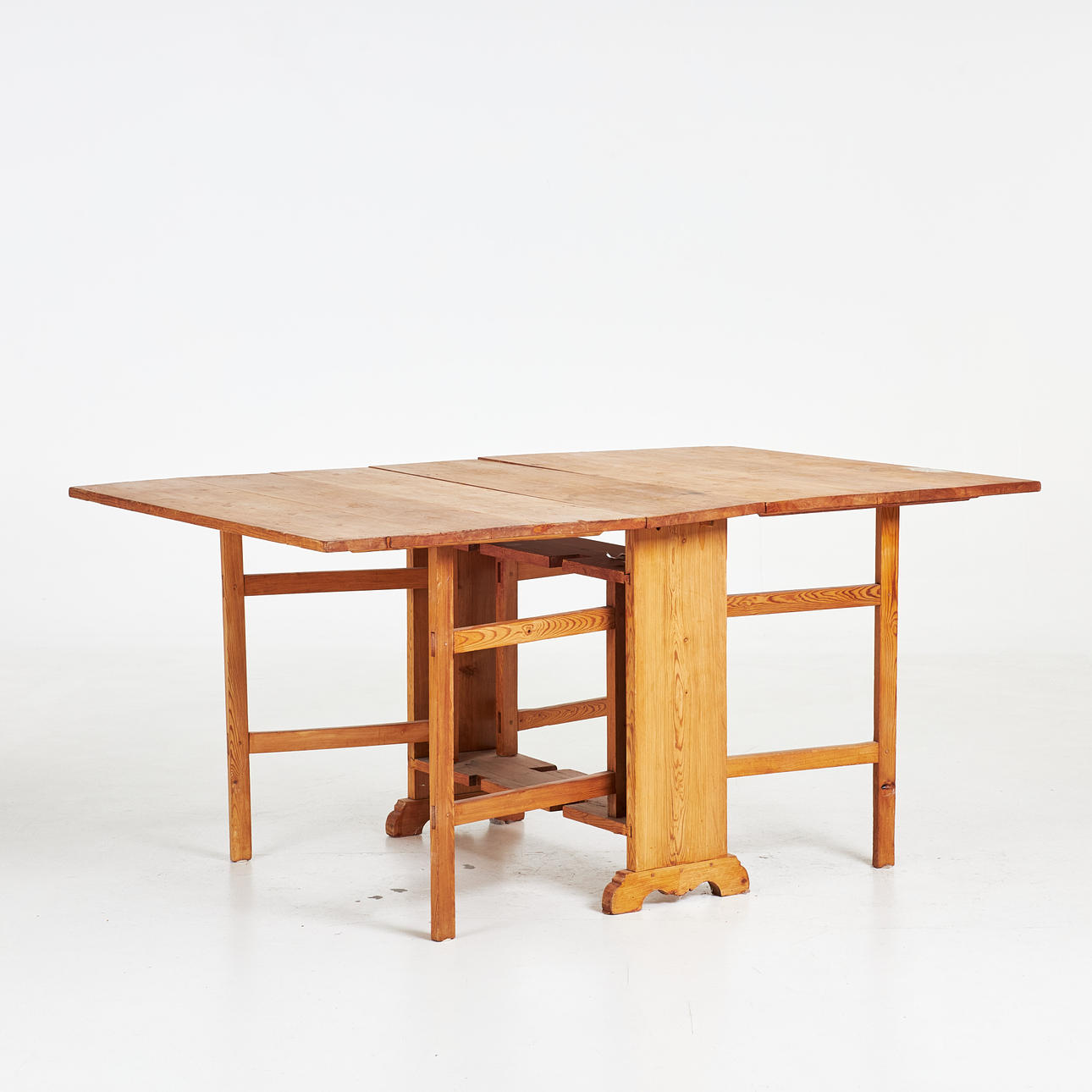 DROP-LEAF TABLE, 19th century, pine, double gates.