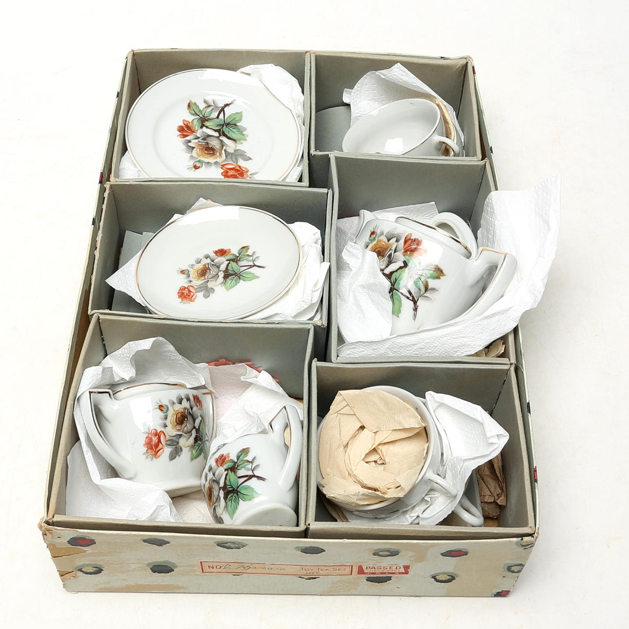 BARNSERVIS, porslin, i originallåda.