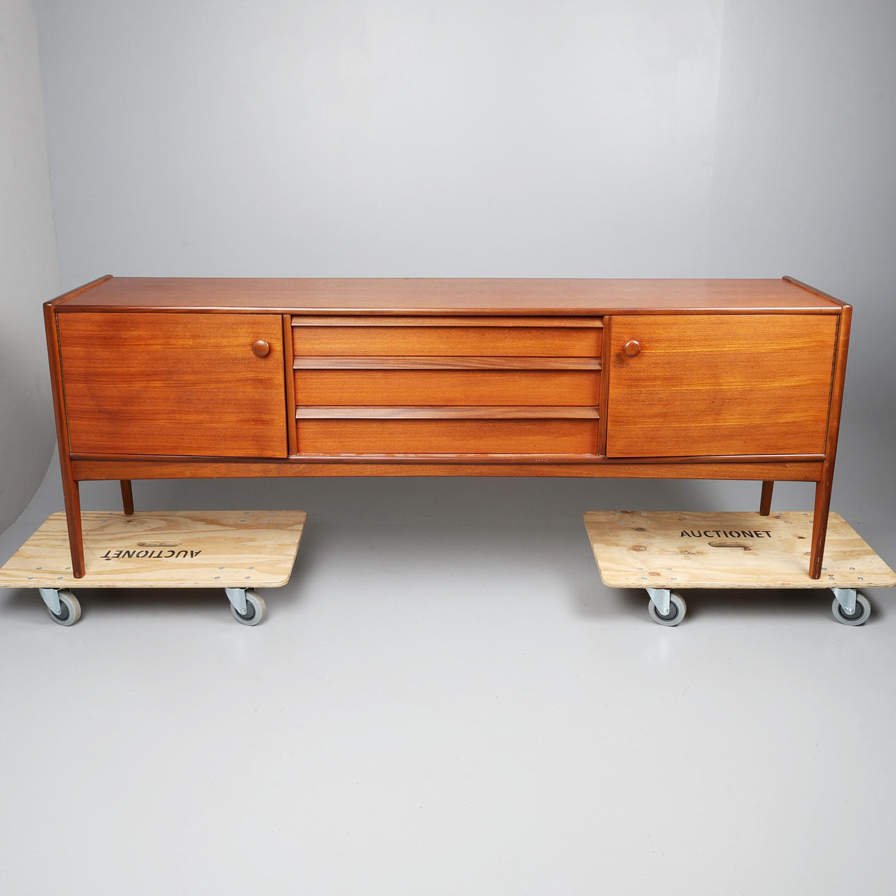 JOHN HERBERT FOR A. YOUNGER LTD., "DA SILVA" TEAK SIDEBOARD.