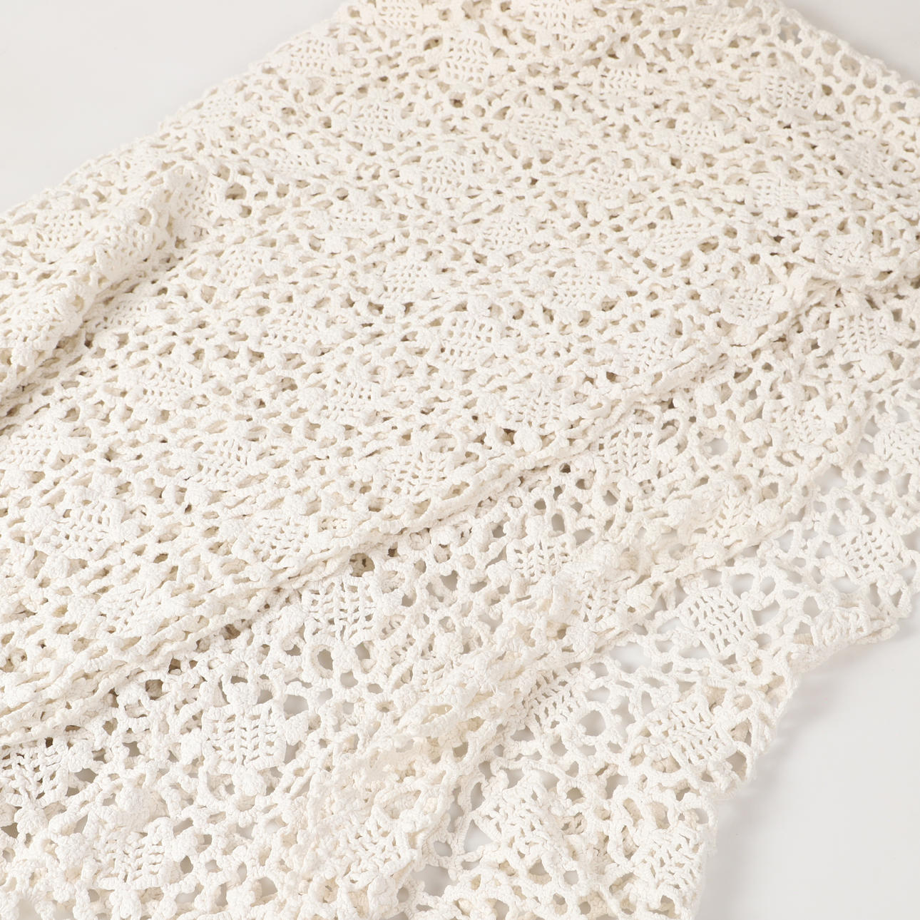 BEDSPREAD, crocheted, 20th century.