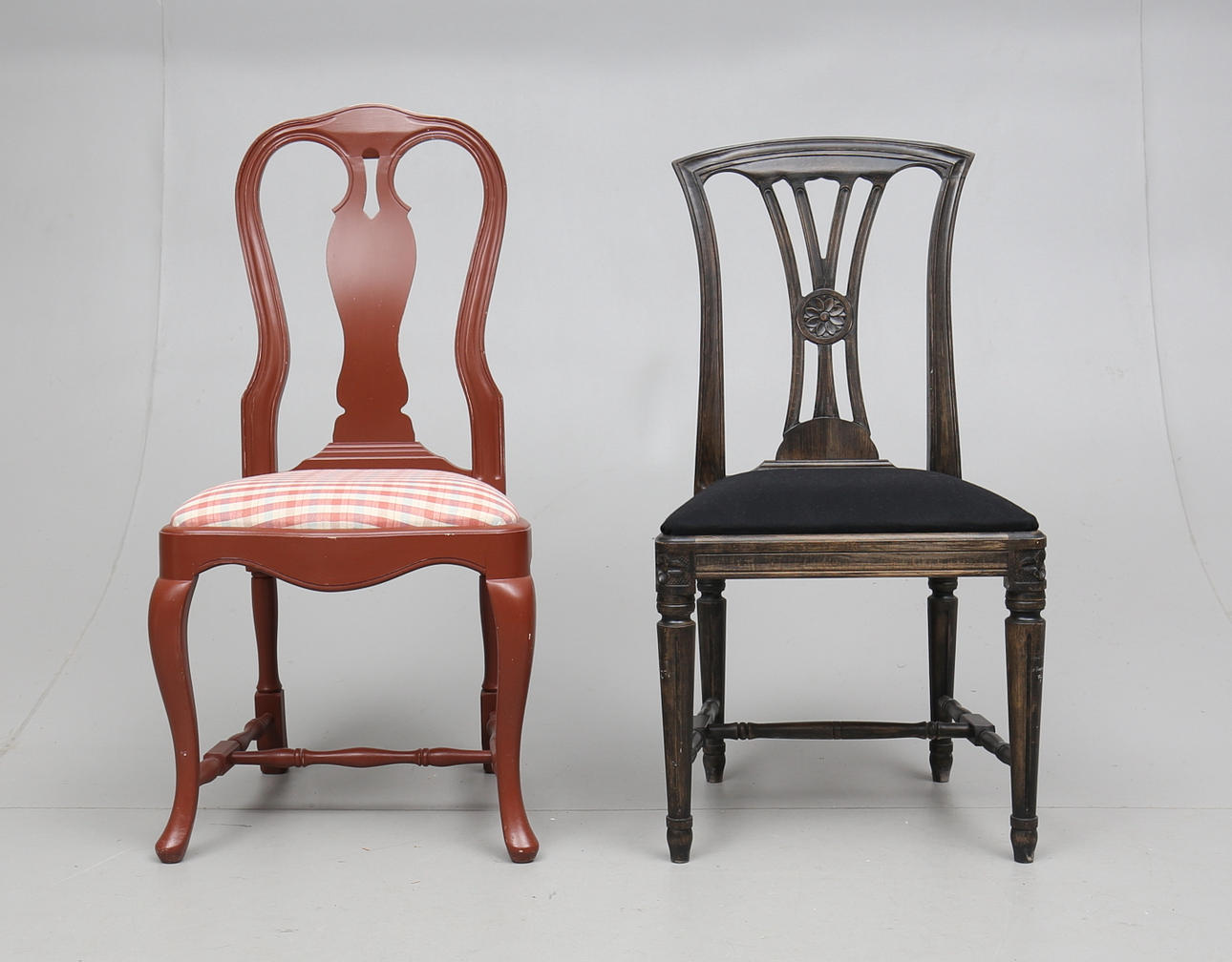 STOLAR, 2 st, modern tillverkning.