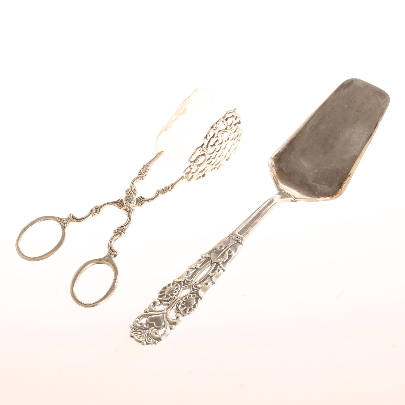 SOCKERTÅNG. TÅRTSPADE. Silver.