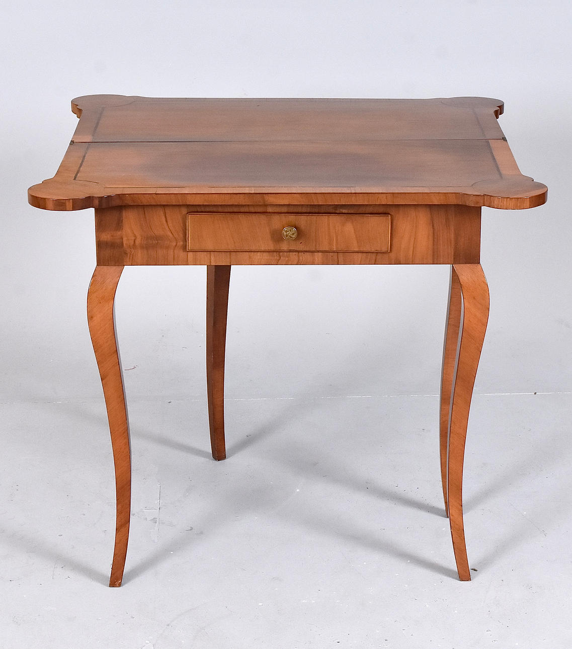 CARD TABLE, walnut and burr alder.