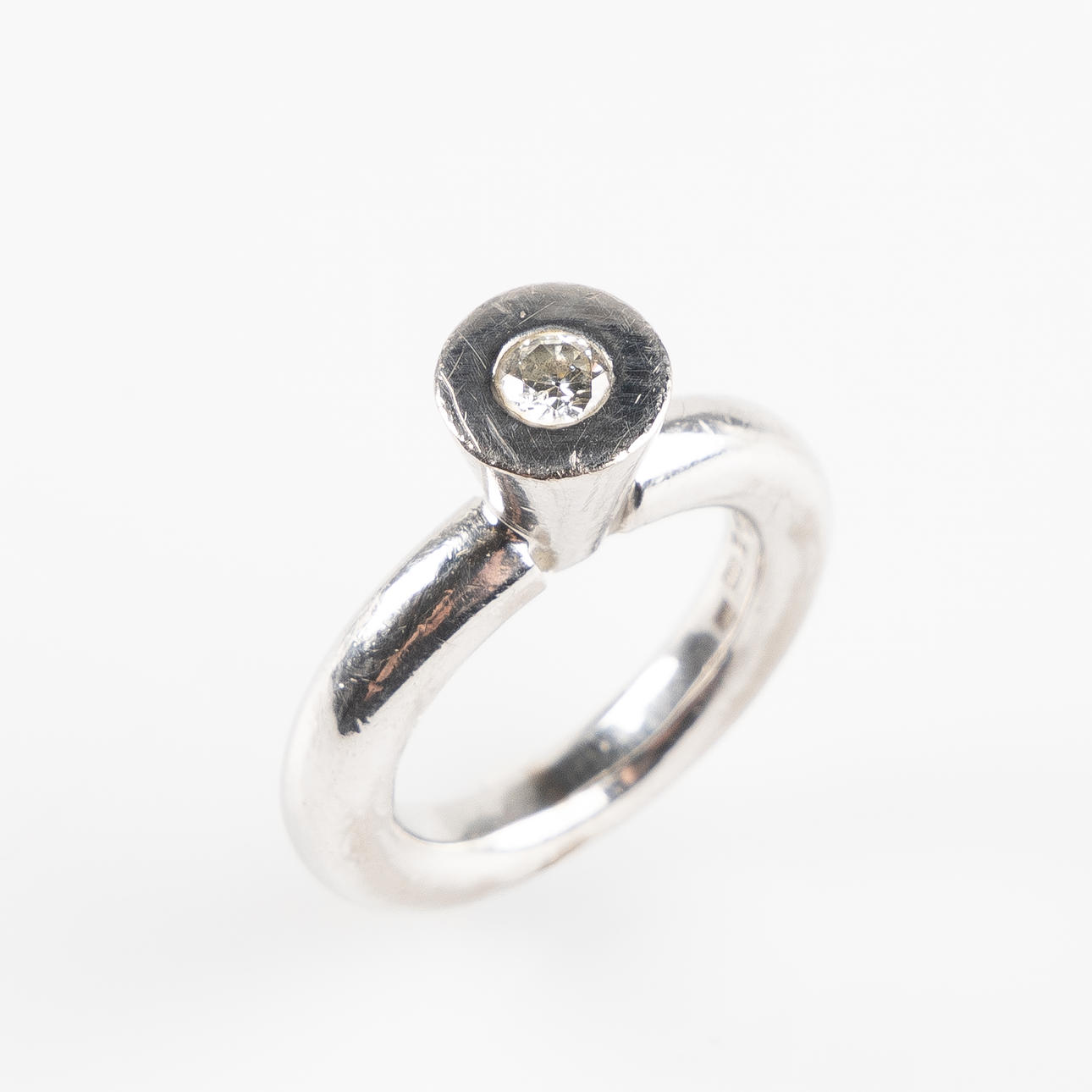 RING, 18K vitguld.