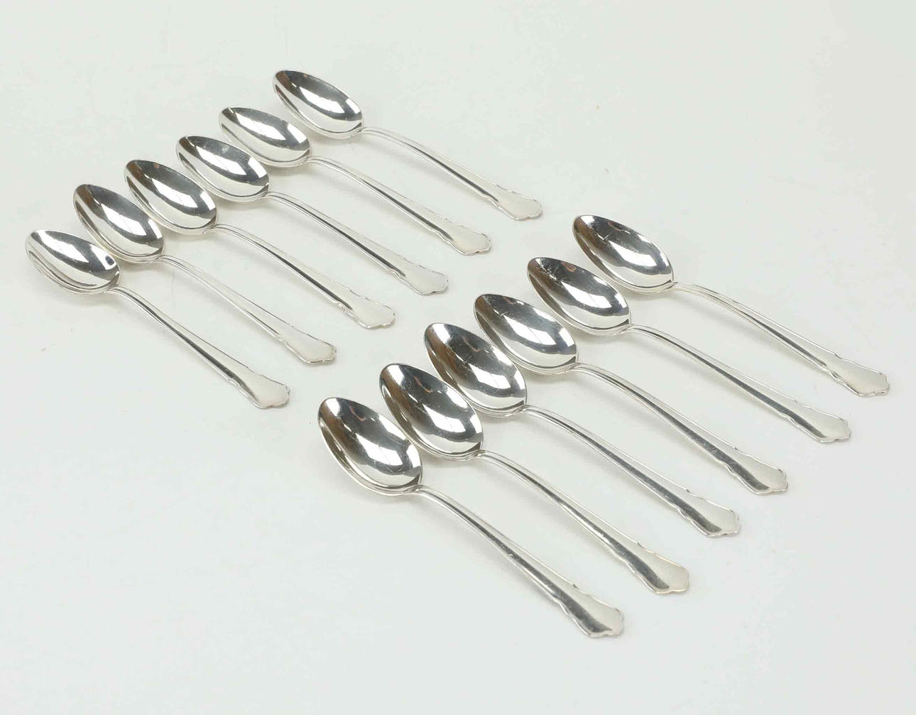 KAFFESKEDAR, 12 st, silver, modell Chippendale.