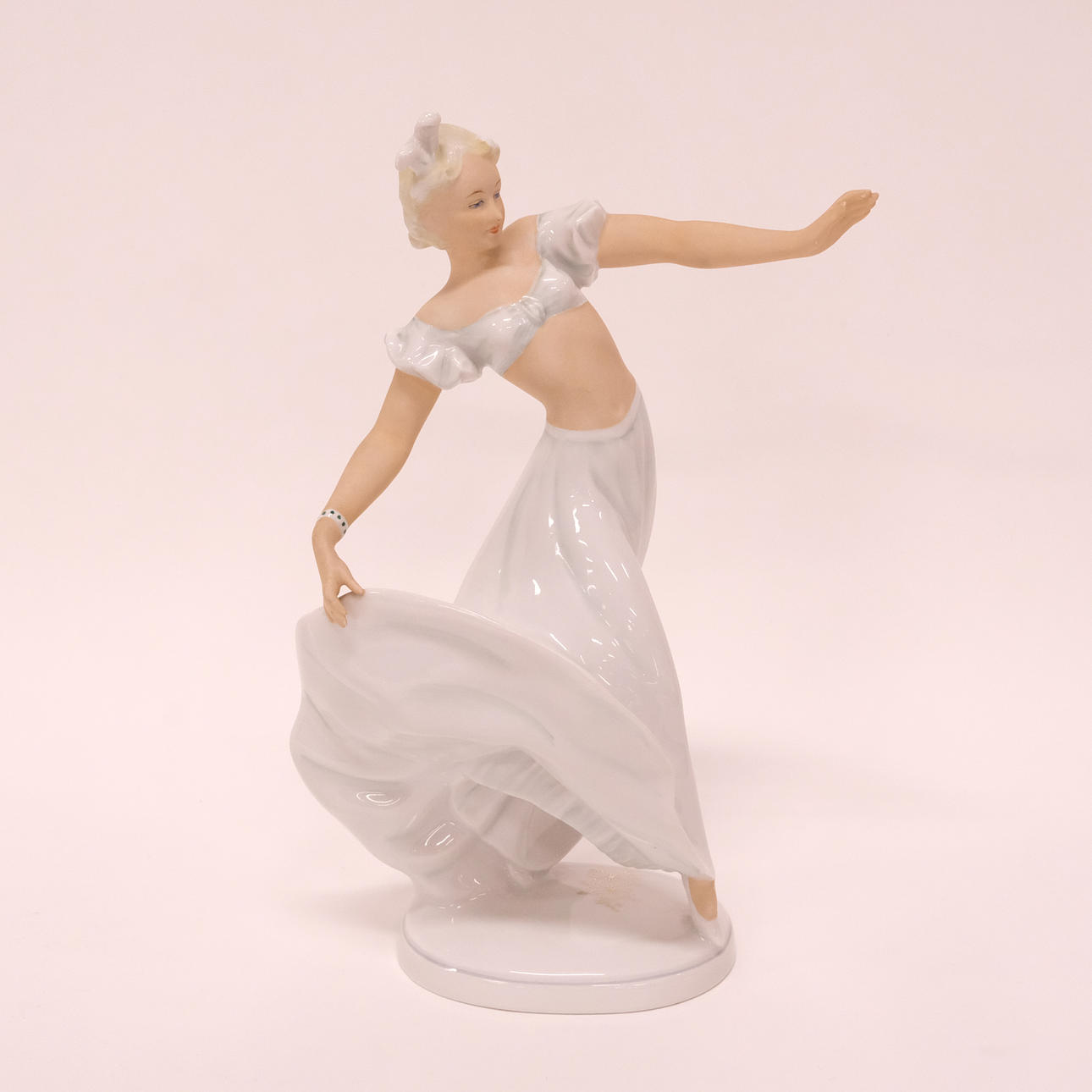 SCHUBACHKUNST FIGURINE.