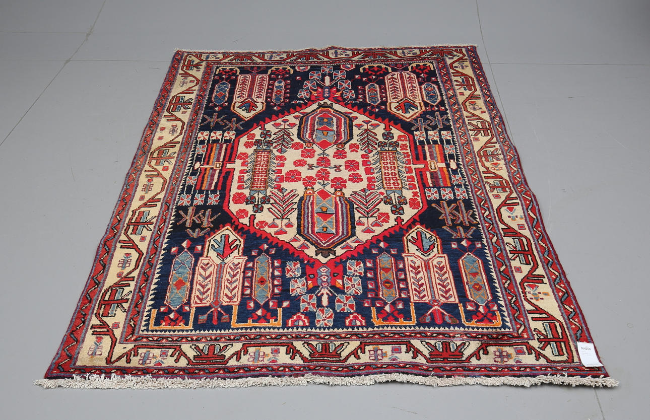 MATTA, orientalisk. Ca 202 x 143 cm.