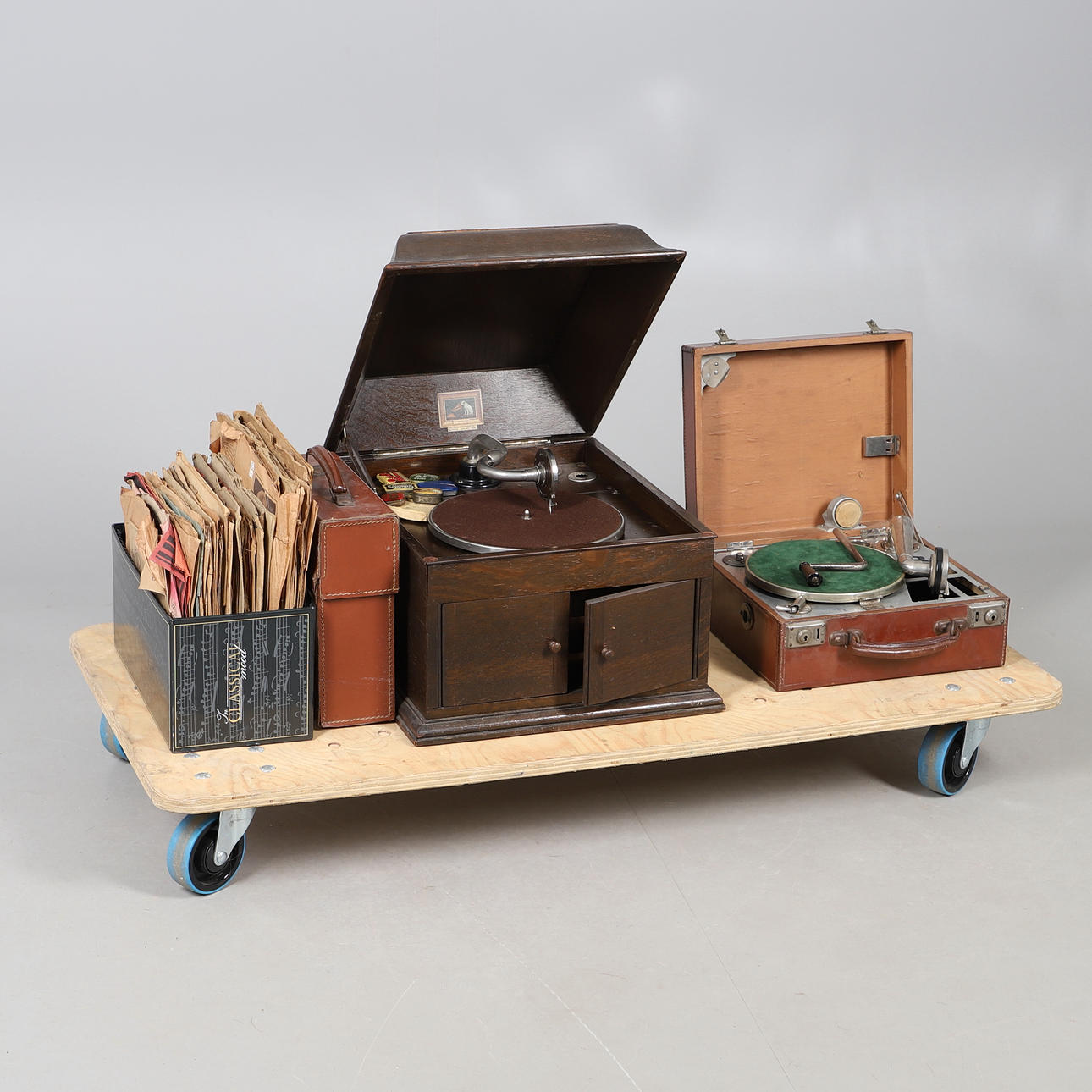 TWO ANTIQUE GRAMOPHONES INCLUDING HMV.