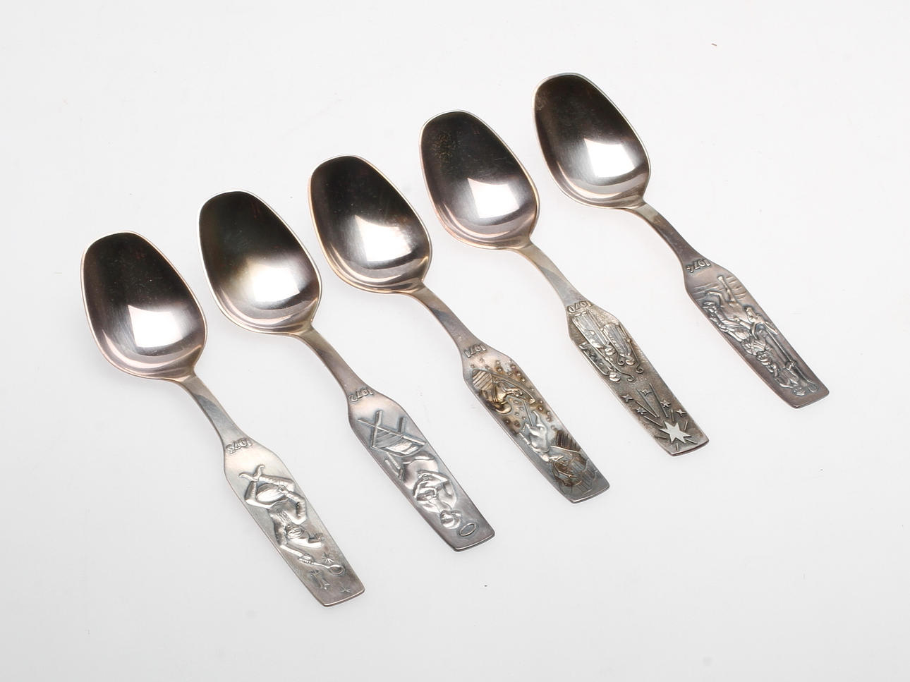 JULSKEDAR, 5 st, Mema, 1970-1974, vikt ca. 132,9 gram.