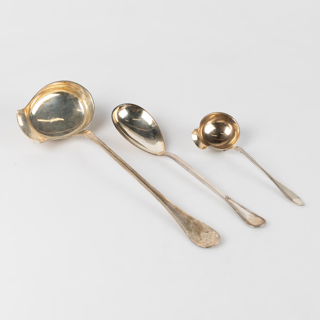 SERVING CUTLERY in silver.