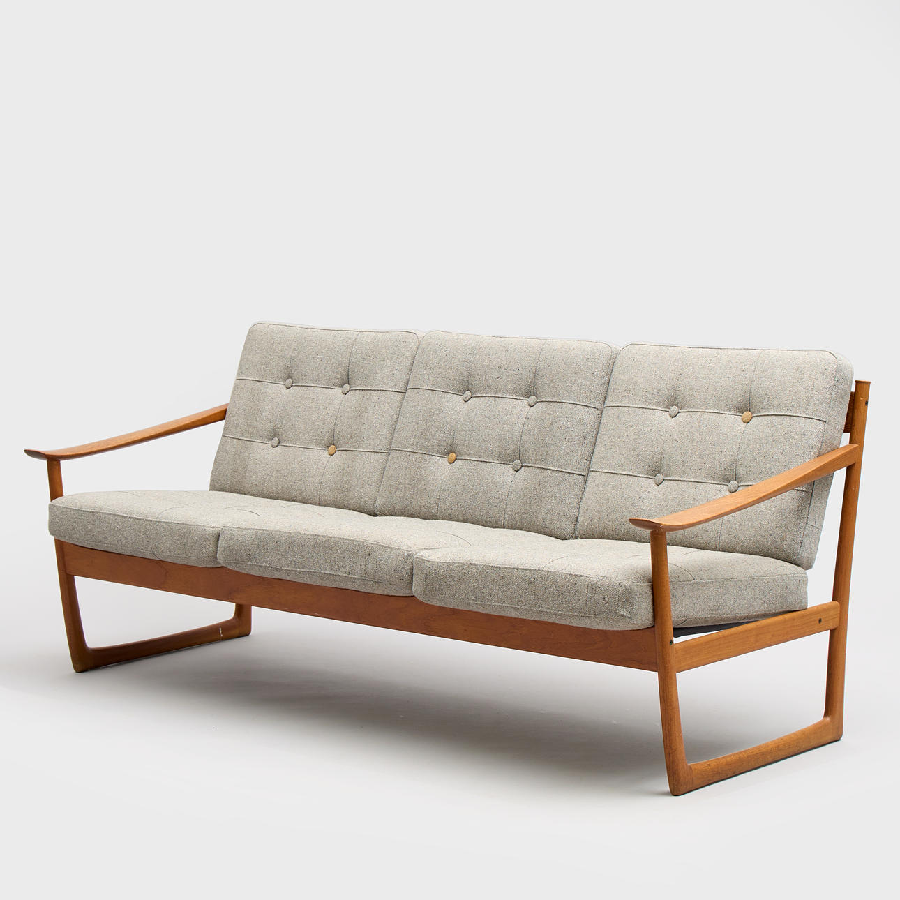 PETER HVIDT & ORLA MØLGAARD-NIELSEN. Soffa, modell FD 130, Danmark.