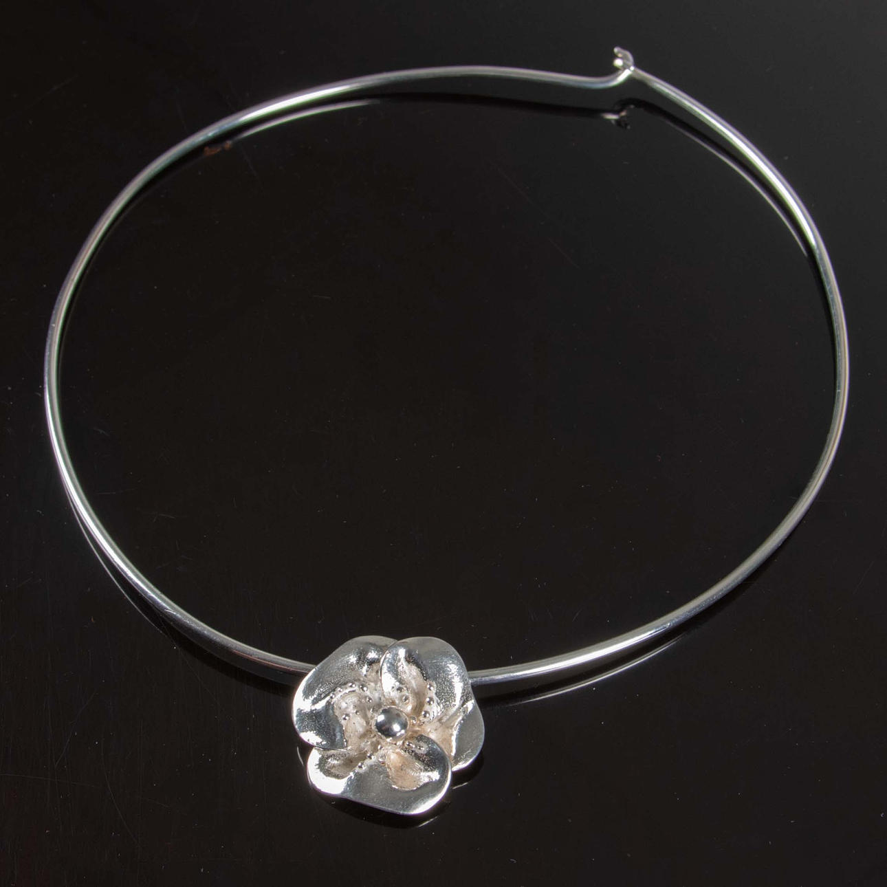 THERESIA HVORSLEV. Collier, sterlingsilver.