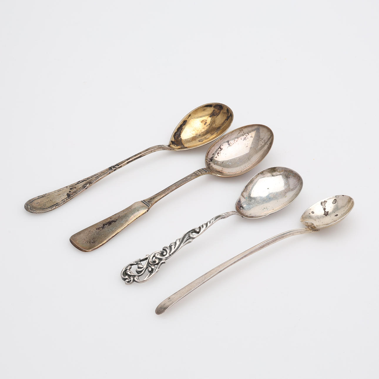 SPOONS, 4 PIECES, SILVER, TOTAL WEIGHT APPROX. 72 GRAMS.