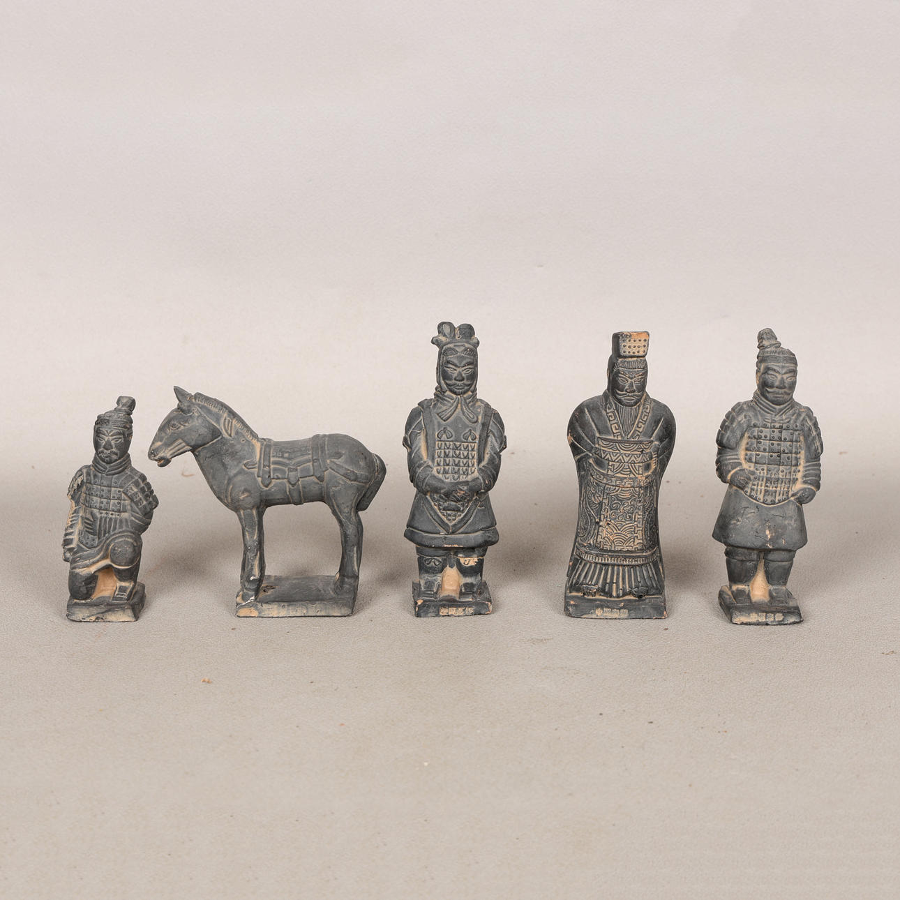 FIVE CHINESE TERRACOTTA FIGURES (5).