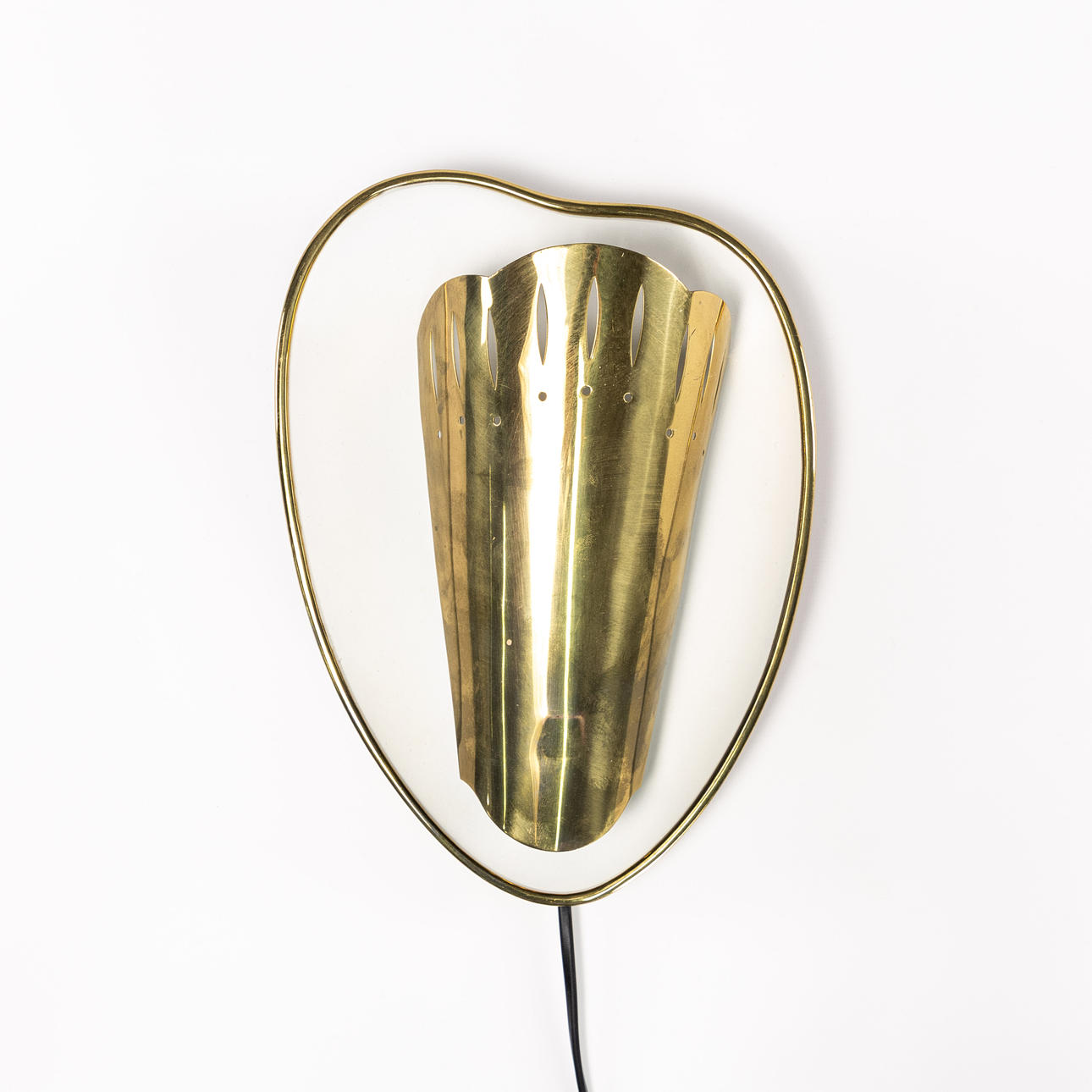 WALL SCONCE. Swedish Modern, brass/sheet metal.