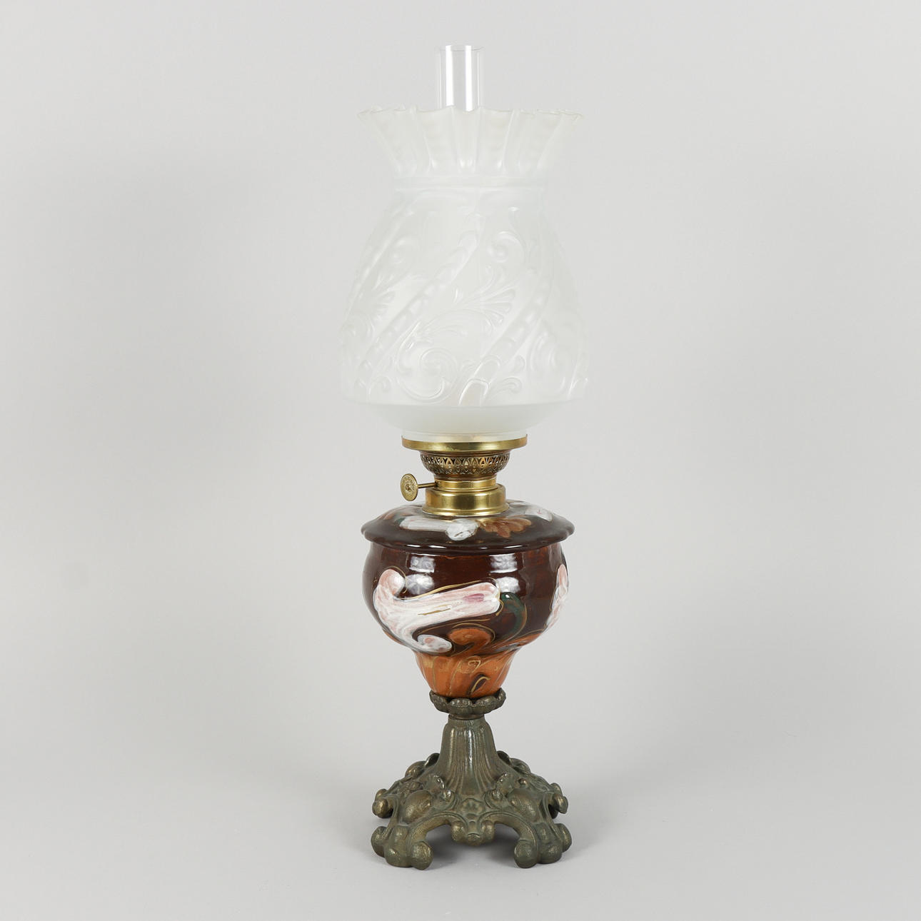 MAJOLICA oil table lamp.