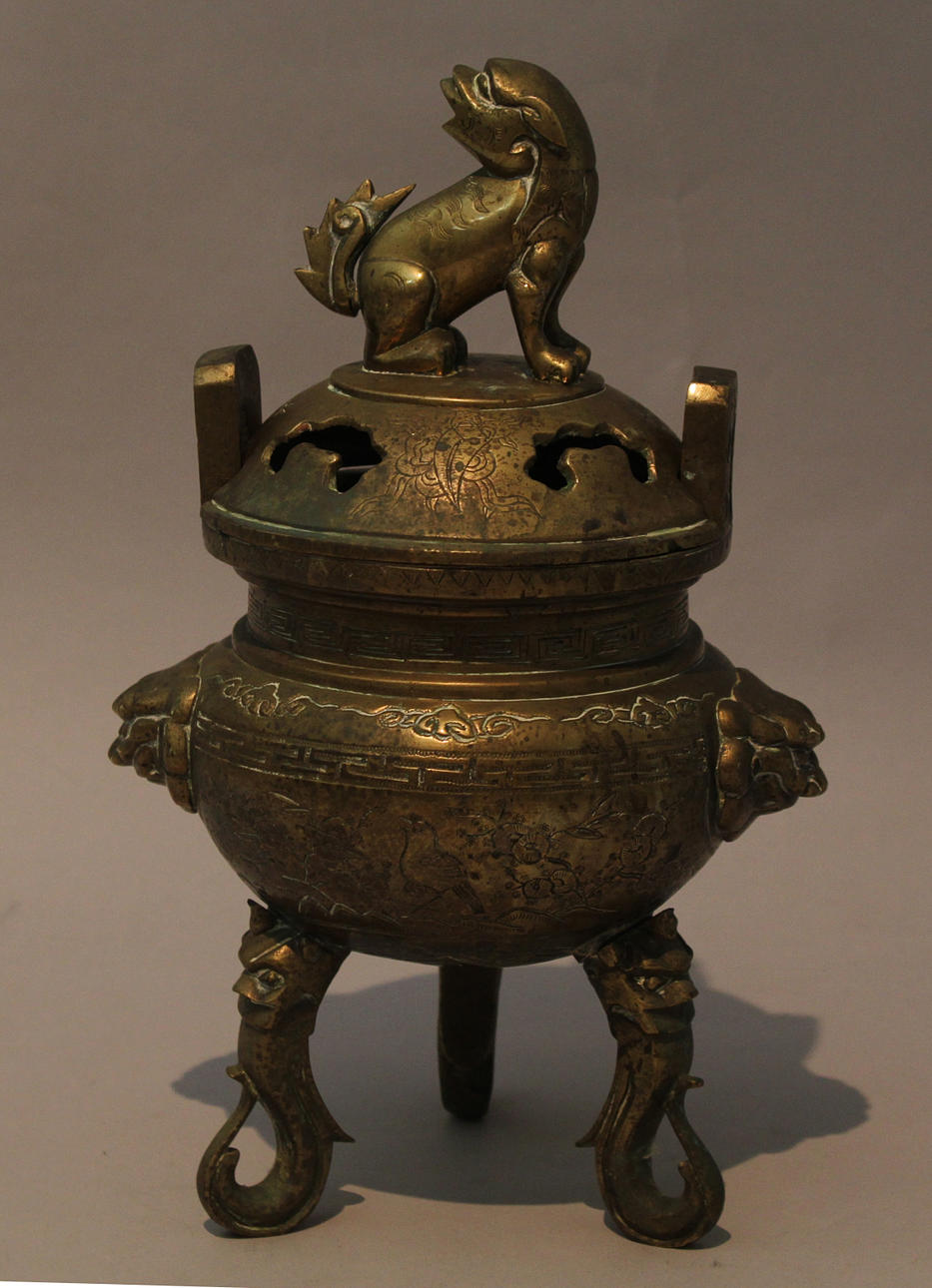 RÖKELSEKAR i mässing, 1900-tal, Kina.