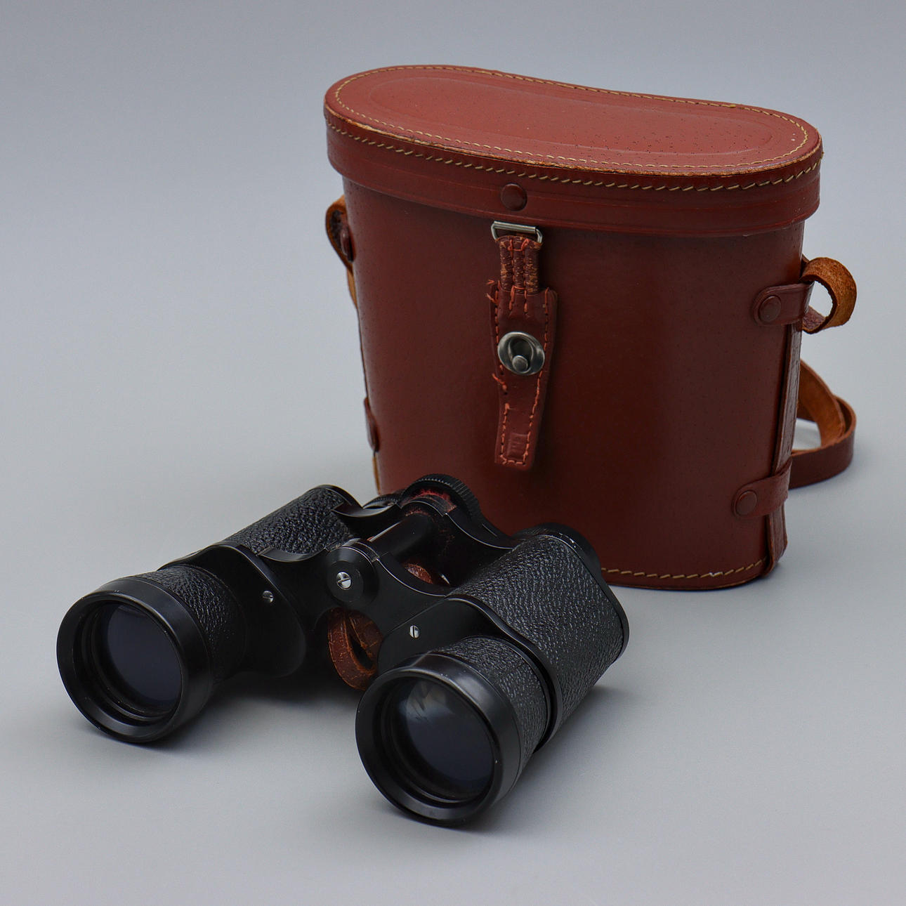 BINOCULARS IN CASE, ASTRON 8x40.