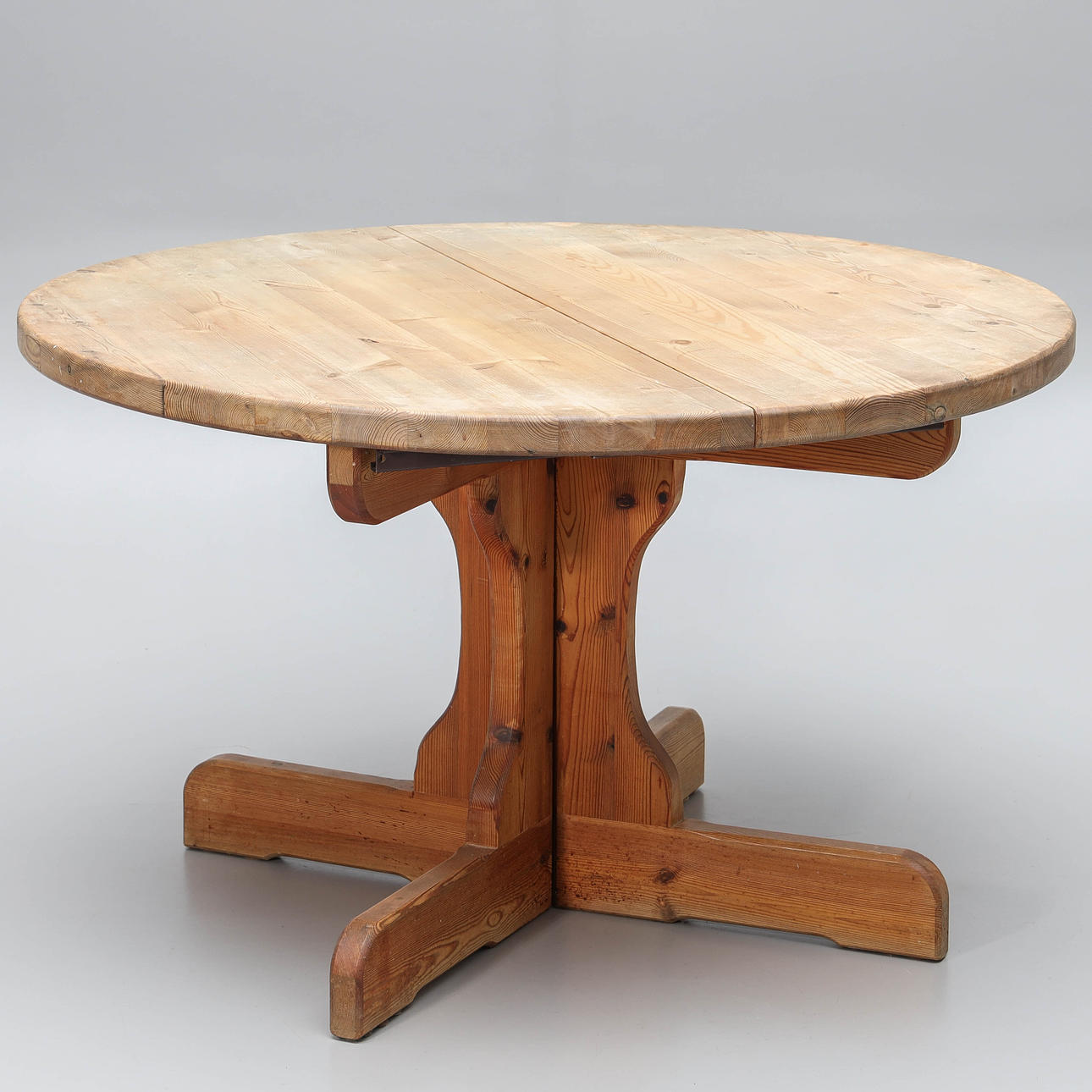 DINING TABLE, 3 parts, pine, 1970s/80s.