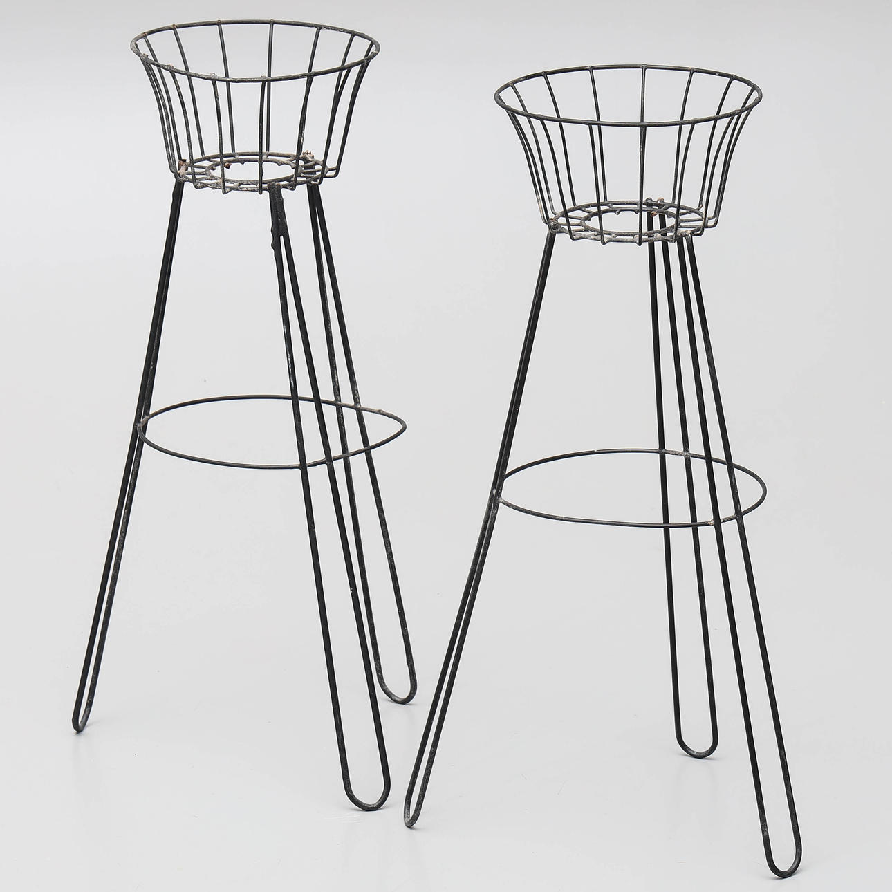 PIEDESTALER, ett par, stringmodell, 1950/60-tal.