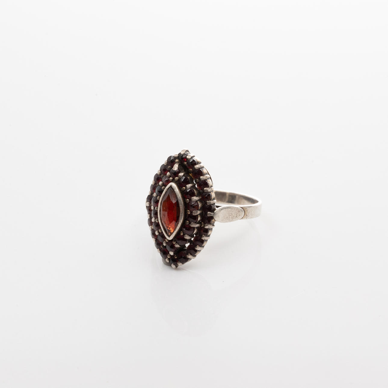 RING, Silver, Granater.