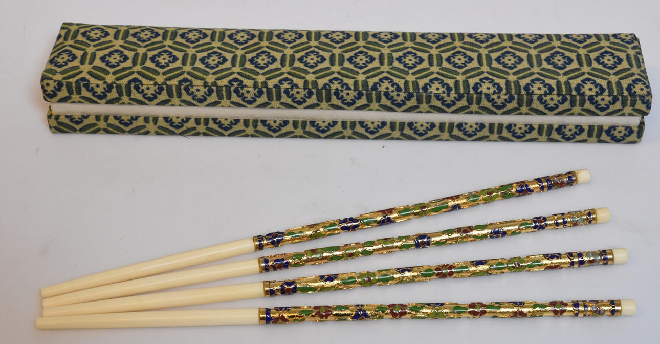 ÄTPINNAR, 4 st emalj, benarbete, Kina.