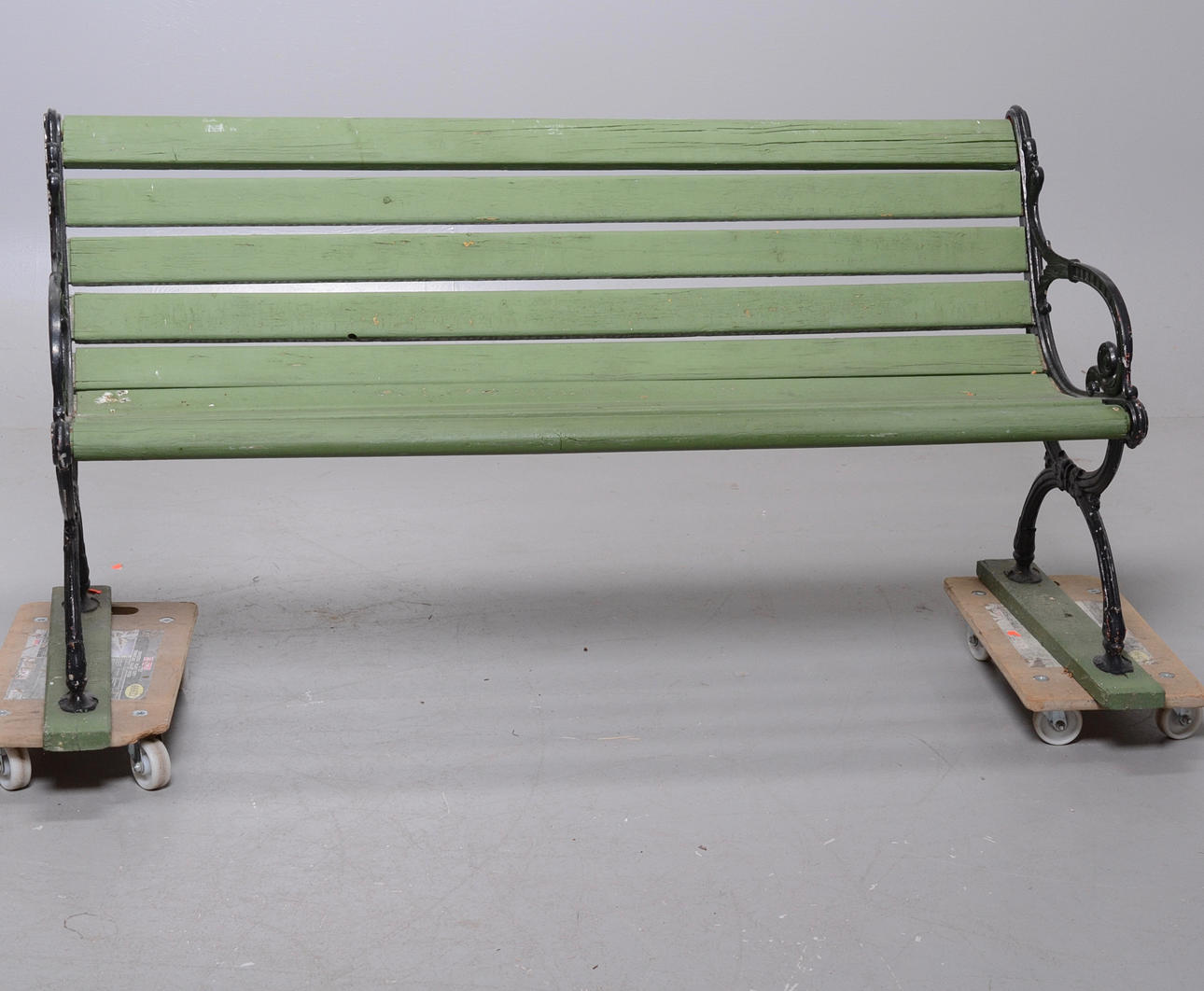 TRÄDGÅRDSSOFFA, gavlar i gjutjärn.