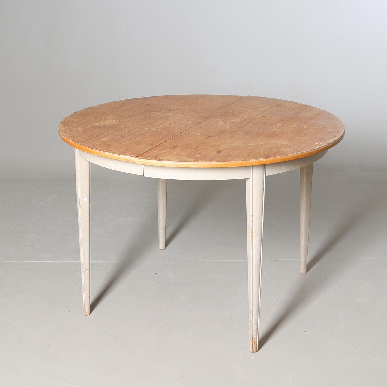 DINING TABLE, Gustavian style, 20th century.