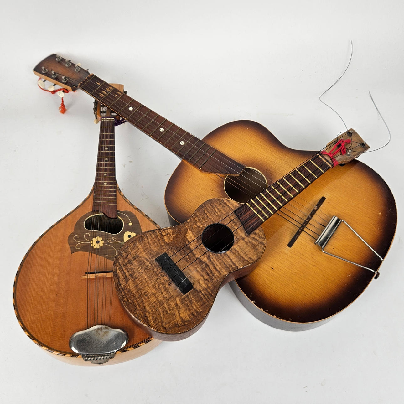 MANDOLIN, BARNGITARR OCH AKUSTISK GITARR, 1900-tal.