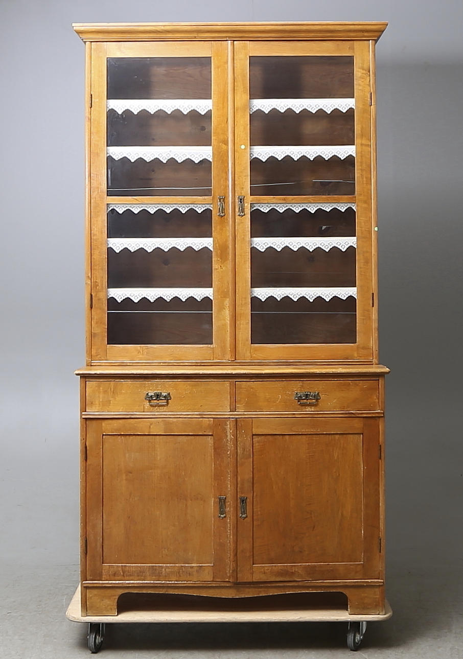 BOKSKÅP, omkring 1900.