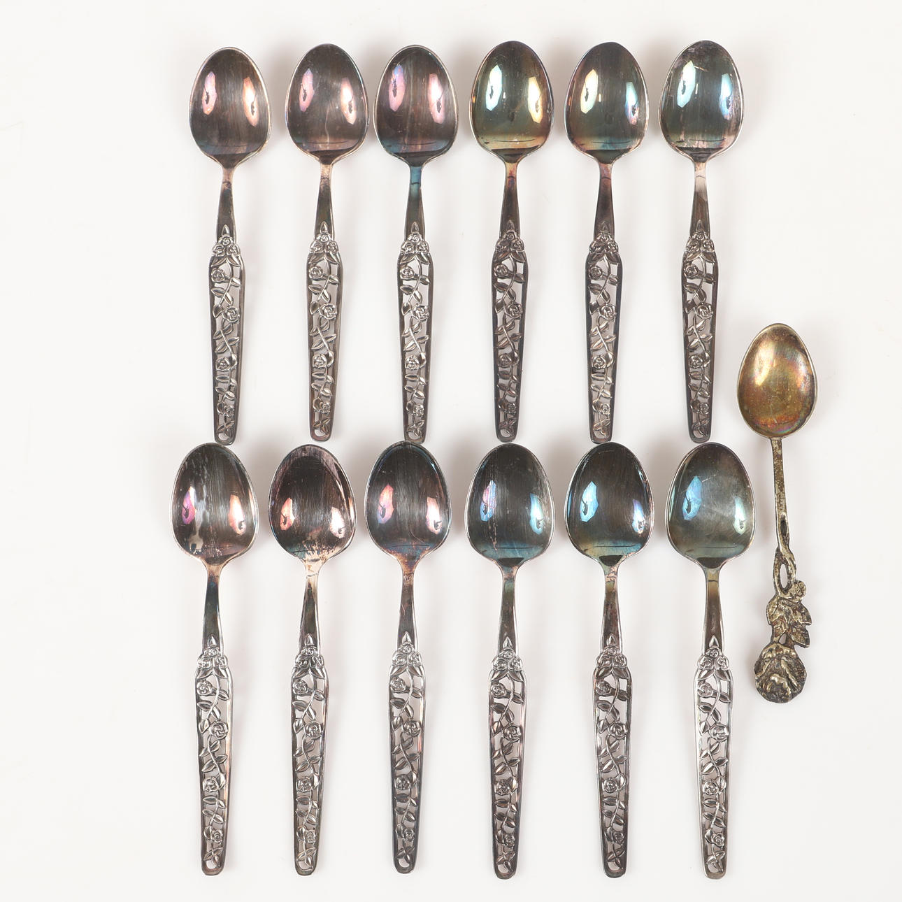 COFFEE SPOONS, 13 pieces, silver.