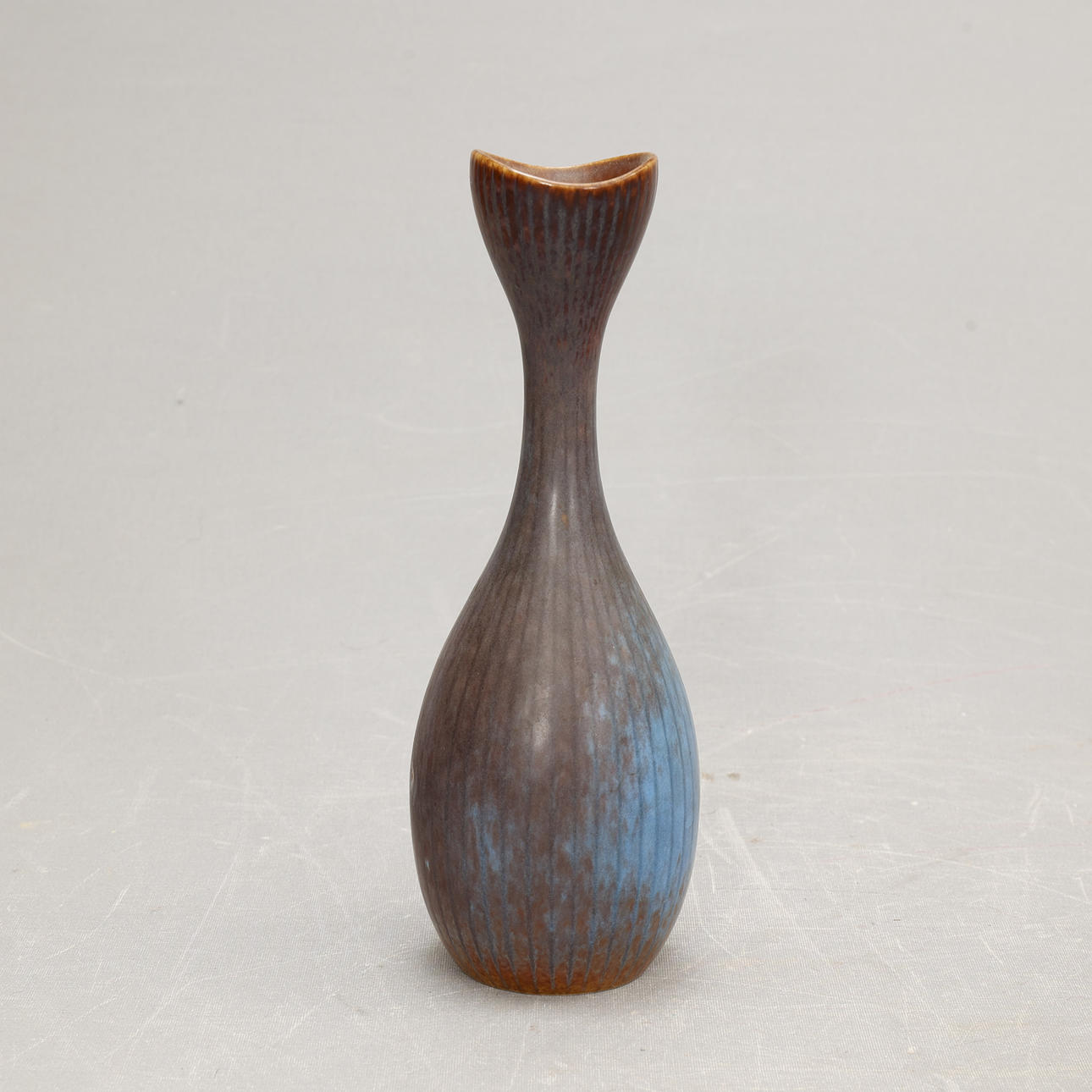 GUNNAR NYLUND. VASE, stoneware, signed, Rörstrand.