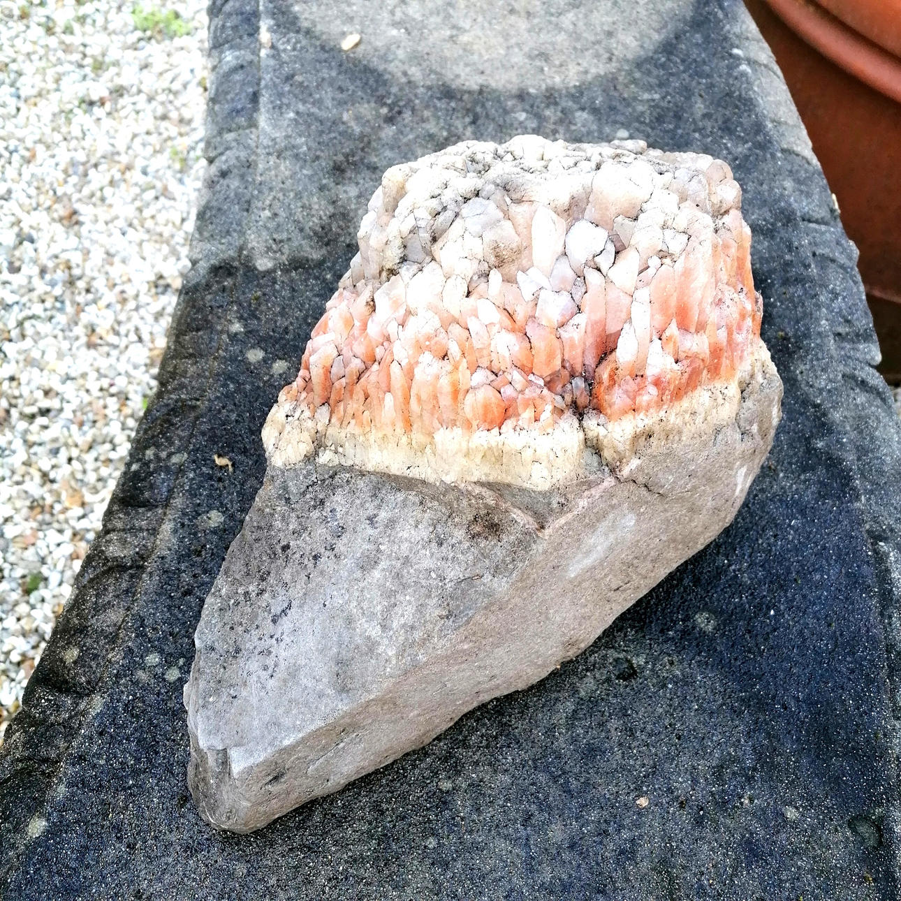 LARGE MINERAL PINK QUARTZ SAMPLE ROCK.