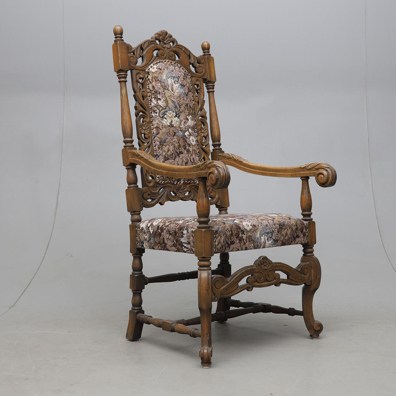 KARMFÅTÖLJ, barockstil, 1900-tal.