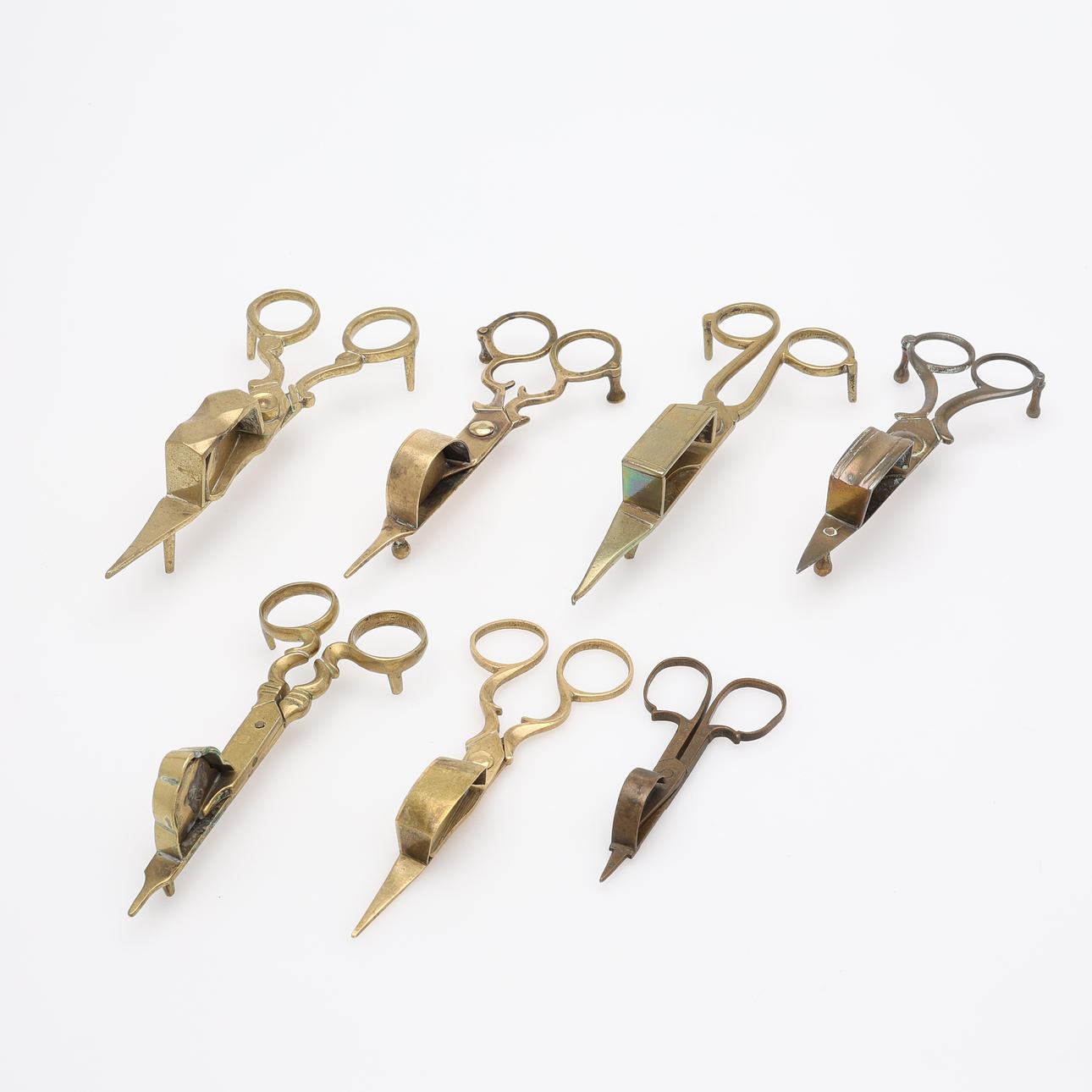 WICKSHEARS, SEVEN PIECES, 19TH CENTURY.