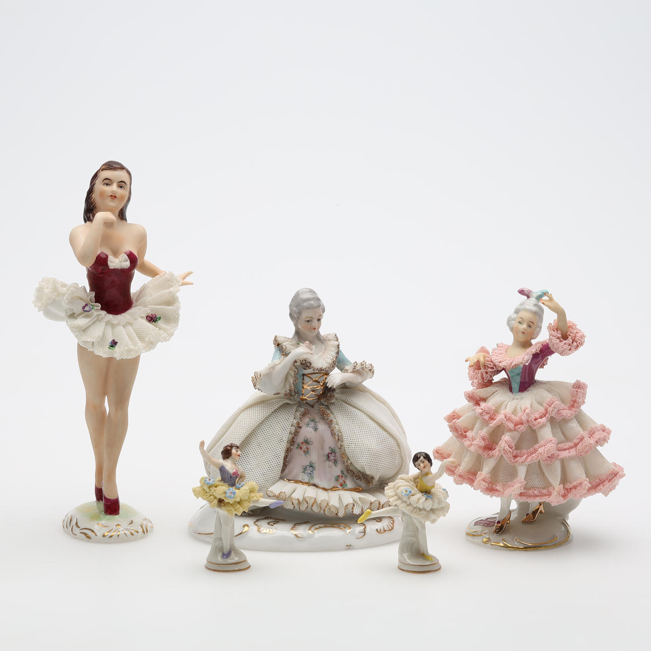 FIGURINES 5 pcs porcelain.