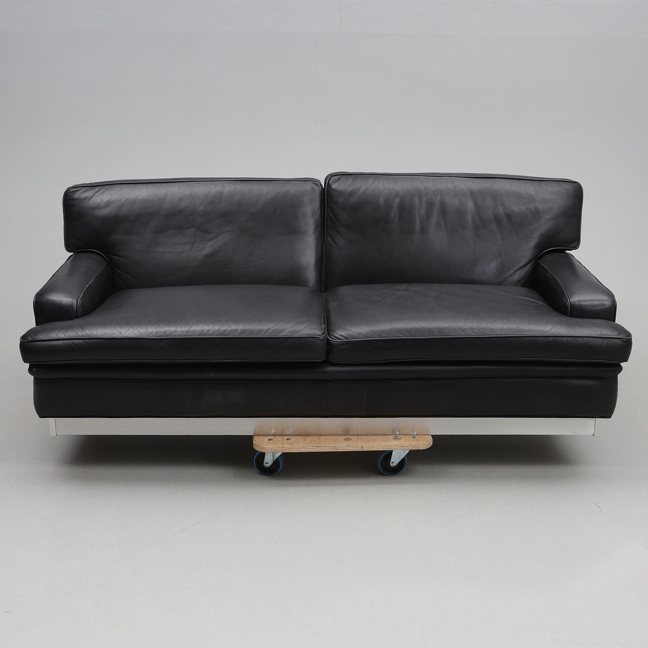 ARNE NORELL. Sofa, "Mexico", black leather.