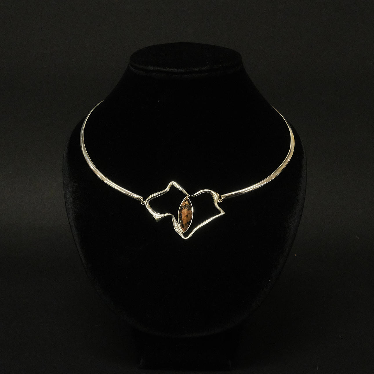 MATTI HYVÄRINEN. NECK RING WITH STONE, SILVER.