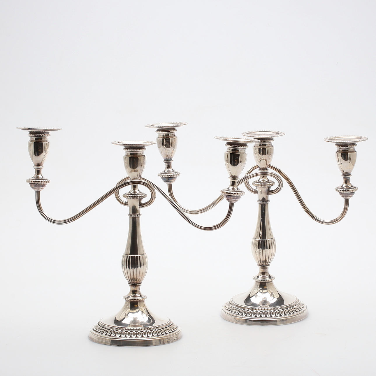 KANDELABRAR, ett par, nysilver, Viners Sheffield, England,1900-tal.