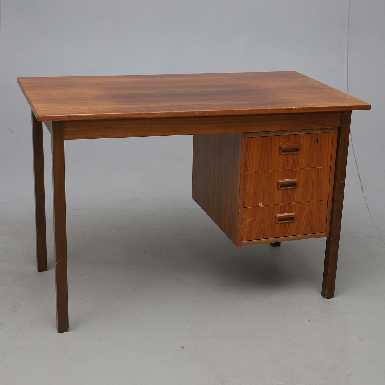SKRIVBORD, teak, 1950-/60-tal.
