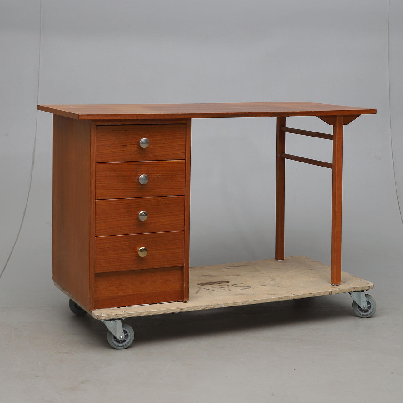SKRIVBORD, teak 1960-tal.