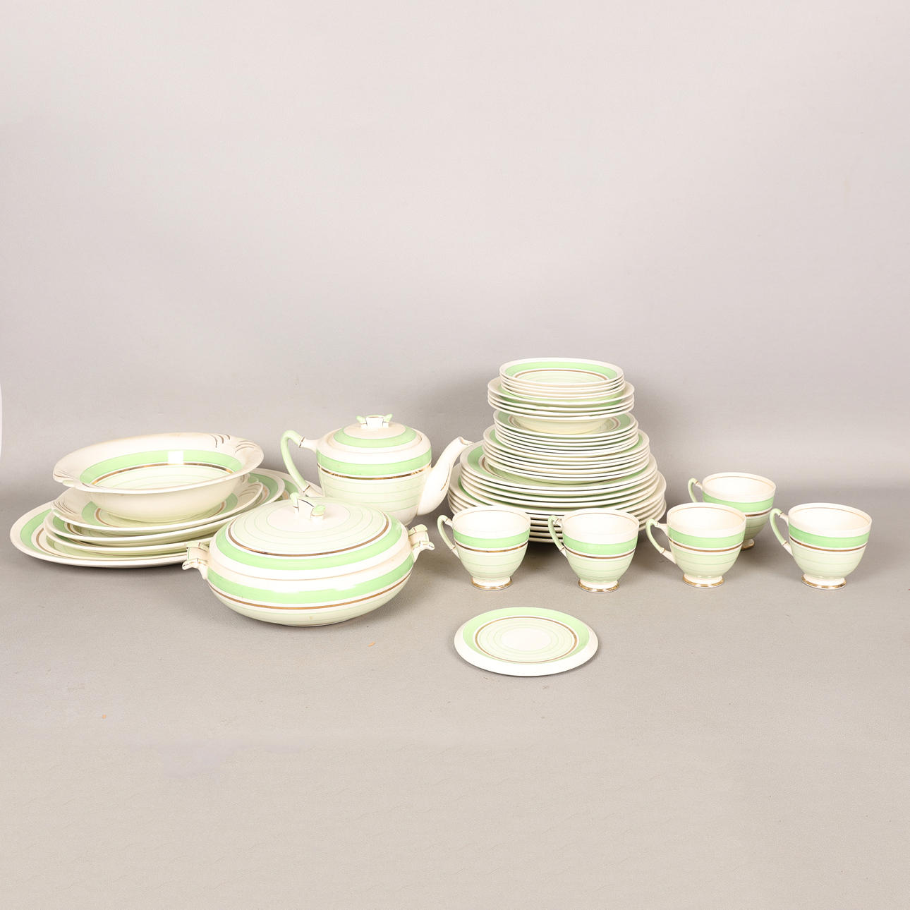 A PALISSY PART DINNER SERVICE (QTY).