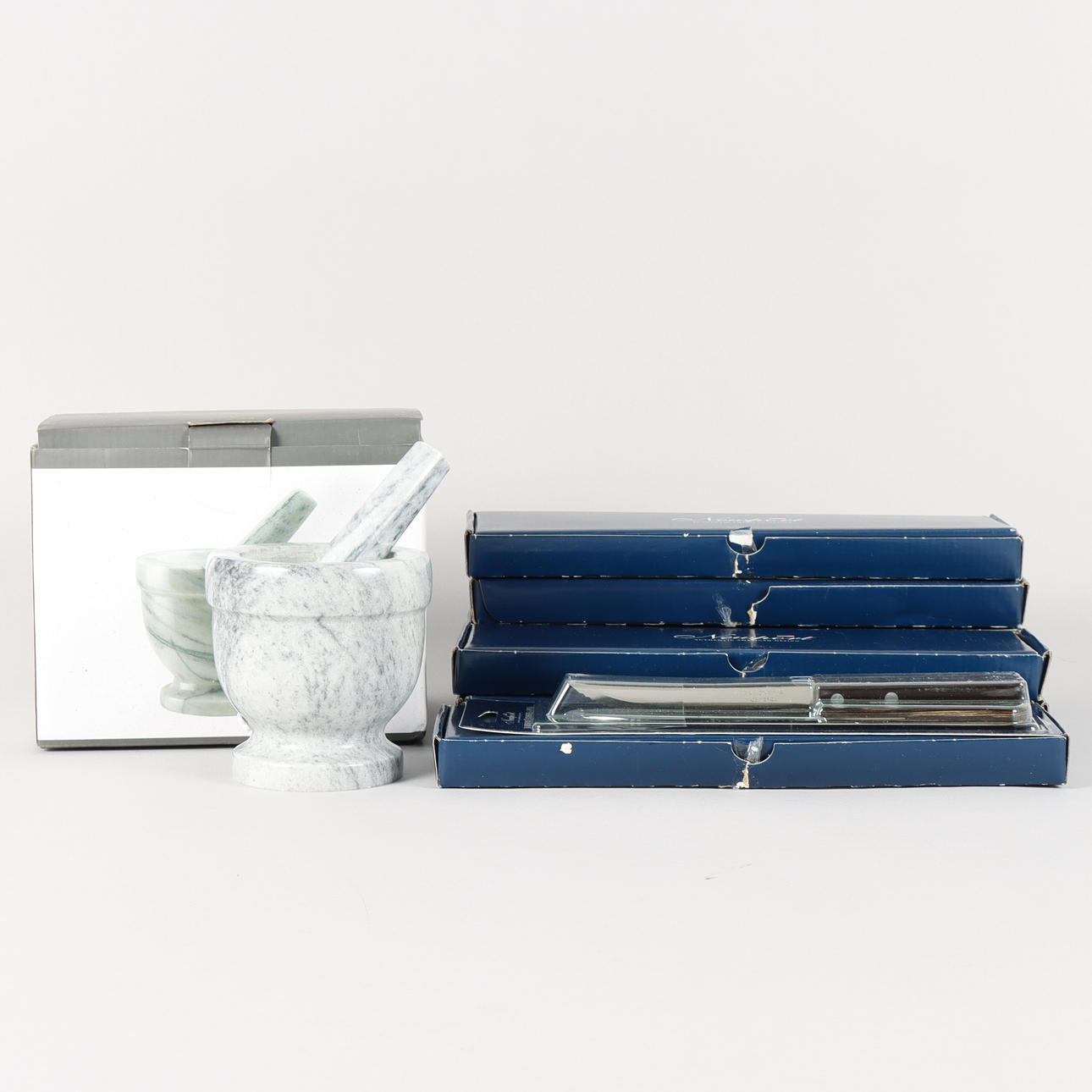 MORTAR AND STEAK KNIVES.