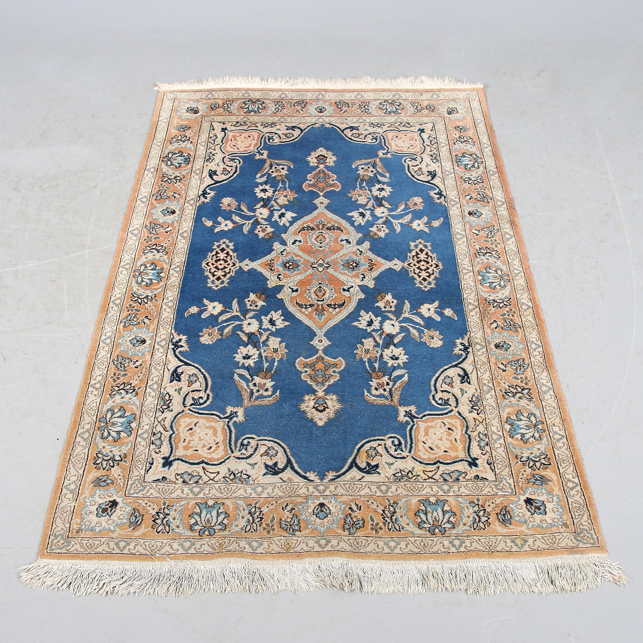 ORIENTALISK MATTA, 103 x 156 cm.